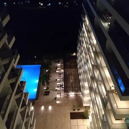 Apartamento Precioso Apto, Lujoso Condo, Vista Y Salida Al Mar *