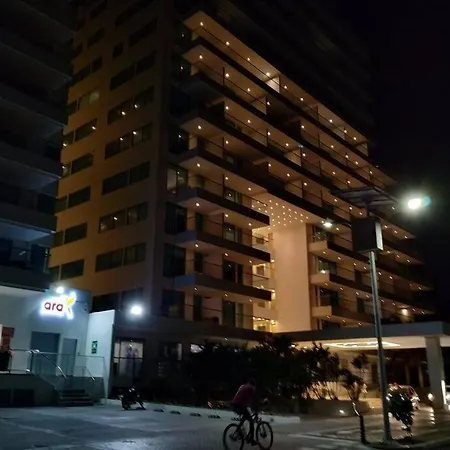 Precioso Apto, Lujoso Condo, Vista Y Salida Al Mar